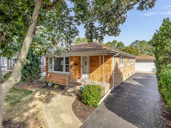 5262 Alexander Pl, Oak Lawn, IL 60453