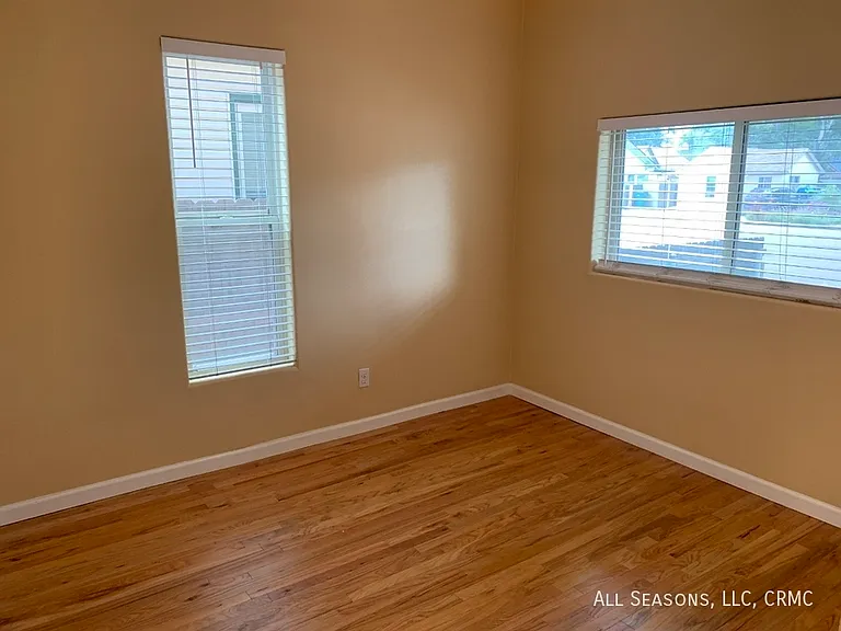 14 W Fountain Blvd — Photo 7