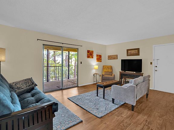 4th image of 601 Riverhill Cir APT C4