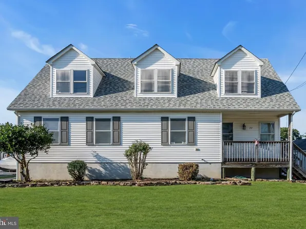 77 Baltic Ave, Waretown, NJ 08758