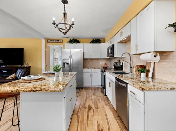 78 Madison Dr, Churchville, VA 24421