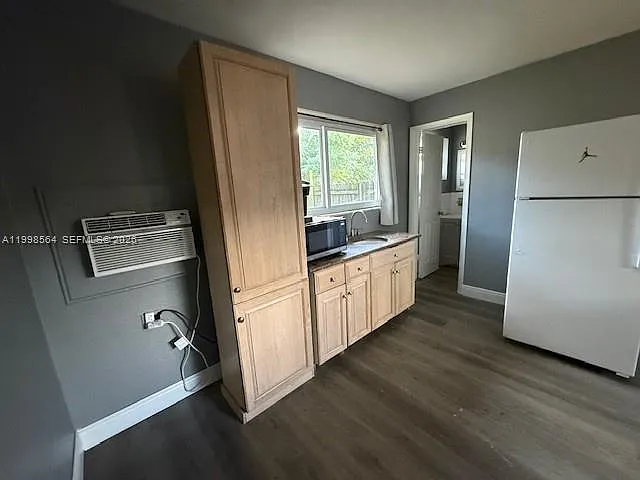 4148 SW 24th St #0 — Photo 13