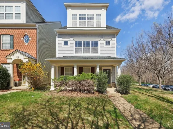 16451 Kenneweg Ct, Woodbridge, VA 22191