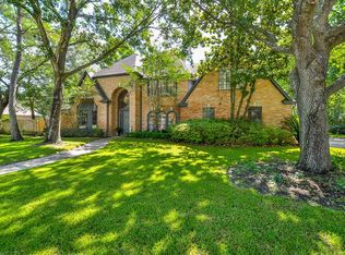 919 Oak Parkway Dr, Houston, TX 77077