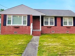 18 Reynolds Dr, Hampton, VA 23664