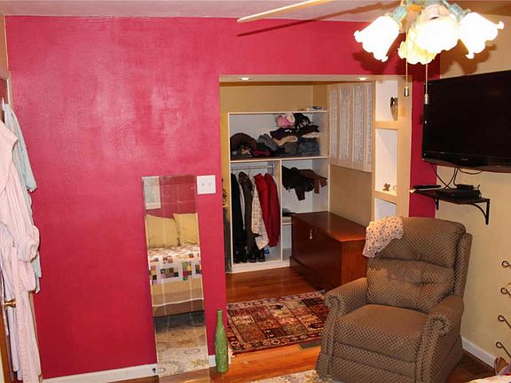 5th image of 3008 Wayne Ave