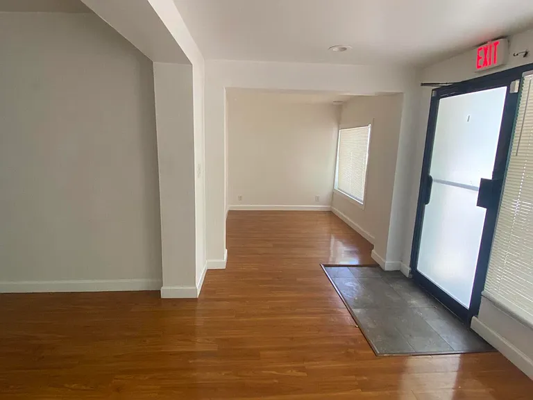 809 E Broward Blvd — Photo 11