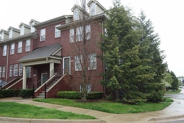 1st image of 23000 Grayson Dr
