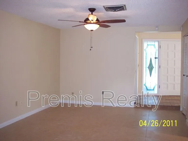 1281 Stony Brook Ln — Photo 9
