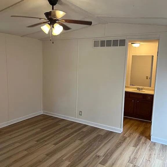122 Dugan Ct — Photo 6