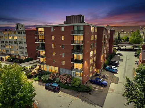 20 Hammond Pond Pkwy #208 Photo 1