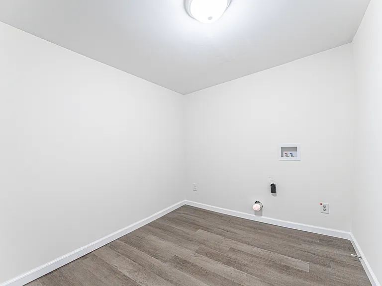 803 S 4th St — Photo 16