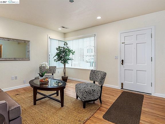 2nd image of 525 29th St
