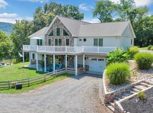 1076 Shorevue Cir, Hardy, VA 24101