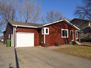 1301 Orchard Dr, Brookings, SD 57006