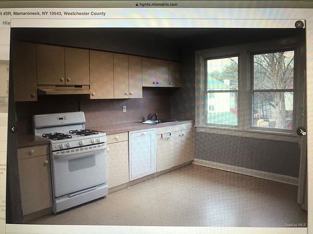 2nd image of 126 Bradford Ave APT 2R