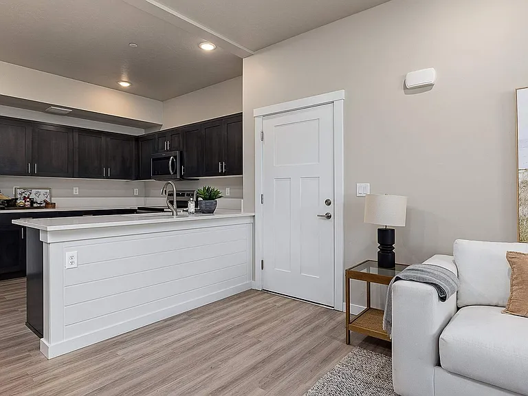 Latitude 40 Two Bedroom With Garage