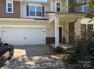 7108 Kinley Commons Ln, Charlotte, NC 28278