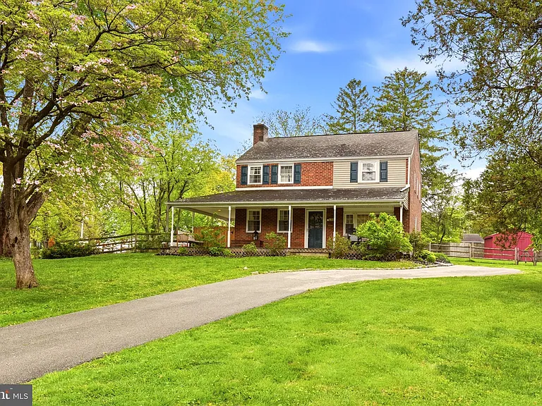 528 S Old Middletown Rd — Photo 2