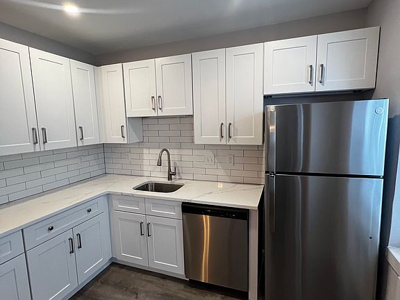 4th image of 1 Cedar St APT 33