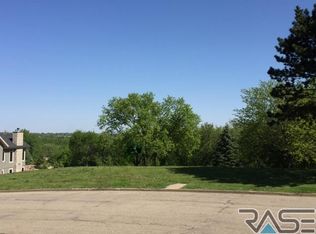 304 W Harpel Dr, Sioux Falls, SD 57105