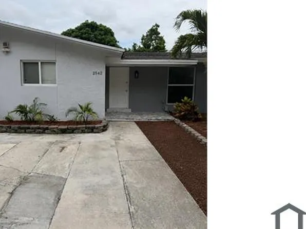2542 NE 182nd St, North Miami Beach, FL 33160
