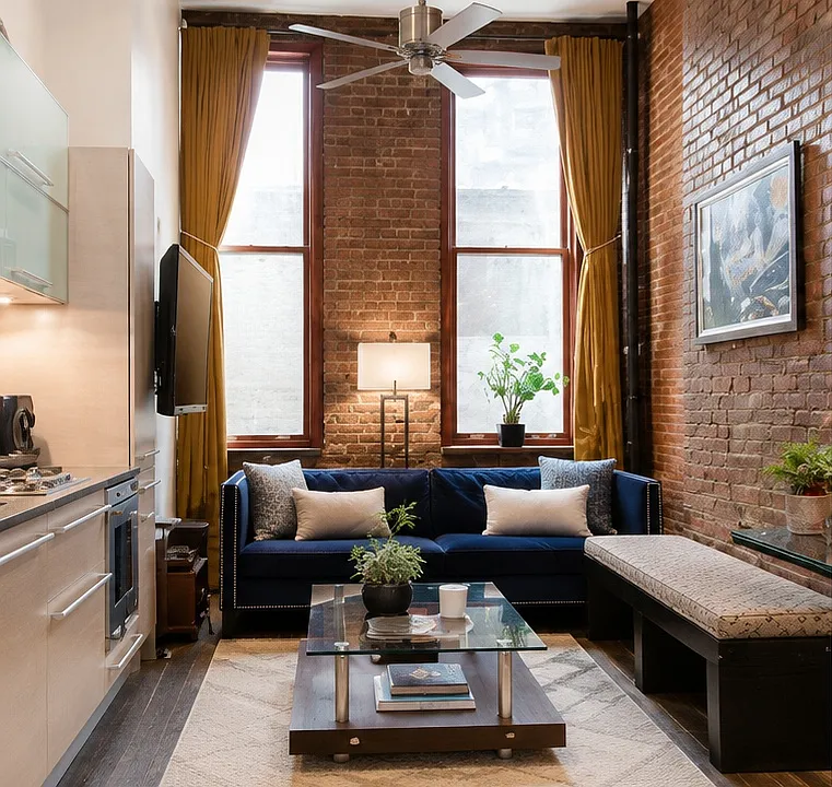 138 W 10th St #1REAR