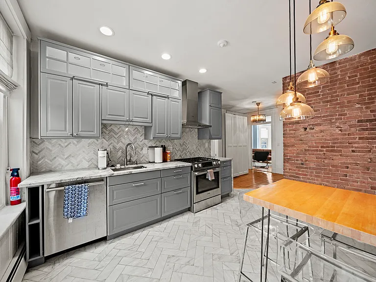 19 Cortes St #3 — Photo 3