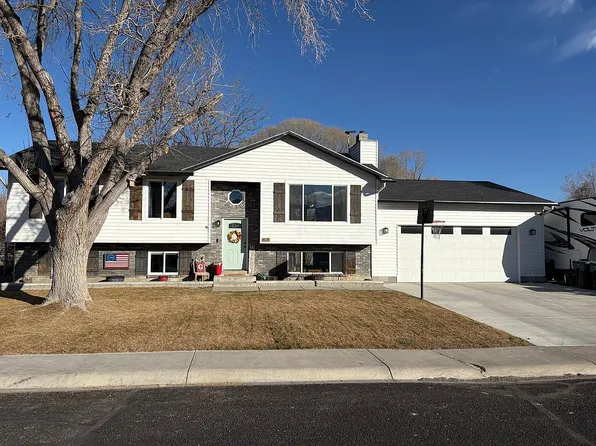 195 S 5th Ave, Ferron, UT 84523