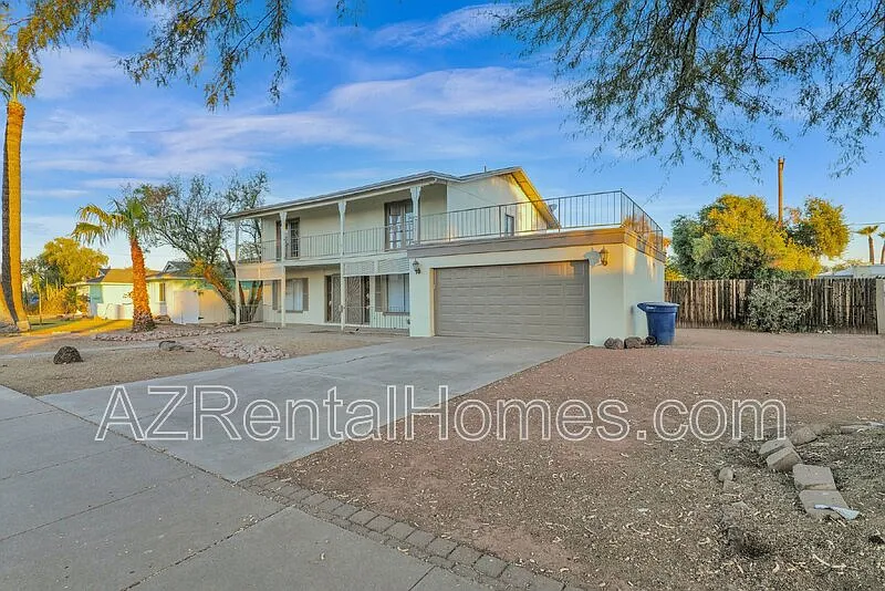 5 bed, 3.0 bath, 2699 sqft, $3,300 — Photo 3