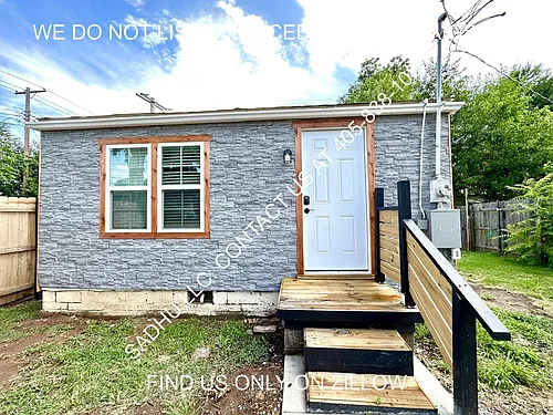 2116 NW 11th St #1/2 Photo 1