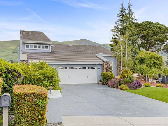 4th image of 44544 Parkmeadow Dr