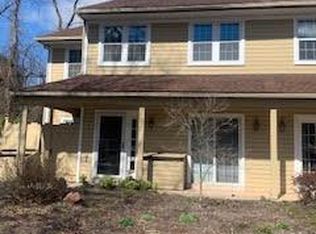 22 Tanglewood Dr, Reading, PA 19607