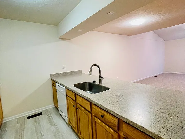 4022 Dalt Dr — Photo 4