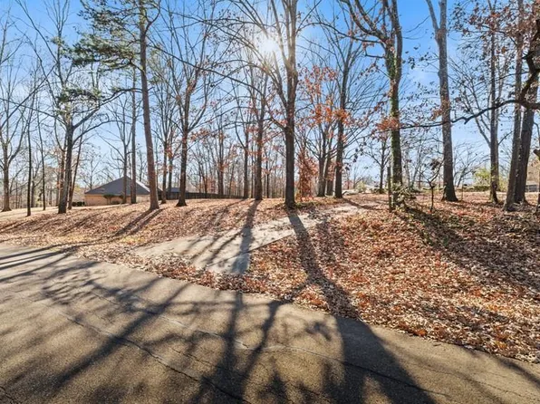 6649 Lakeridge Dr, Texarkana, TX 75503