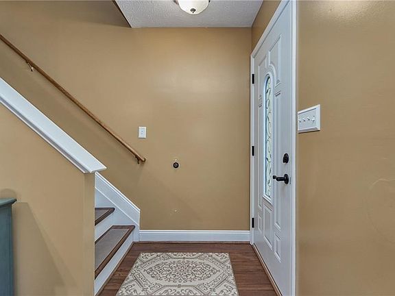 5th image of 141 Sheppard Dr