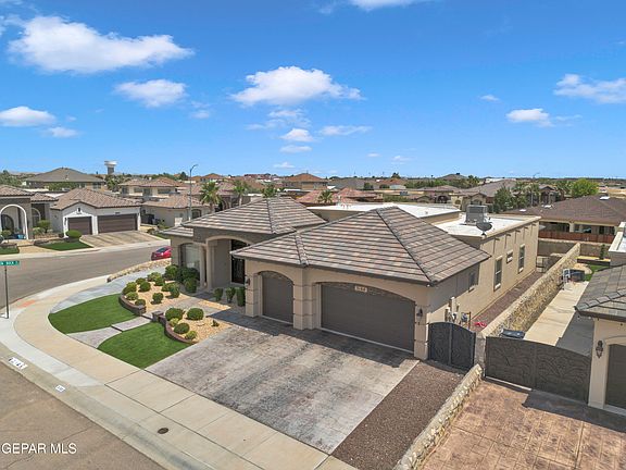 3rd image of 3160 Crown Rock Dr