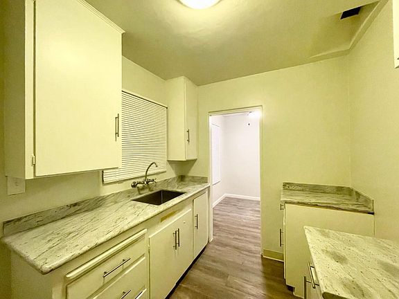 3rd image of 4457 McClintock St