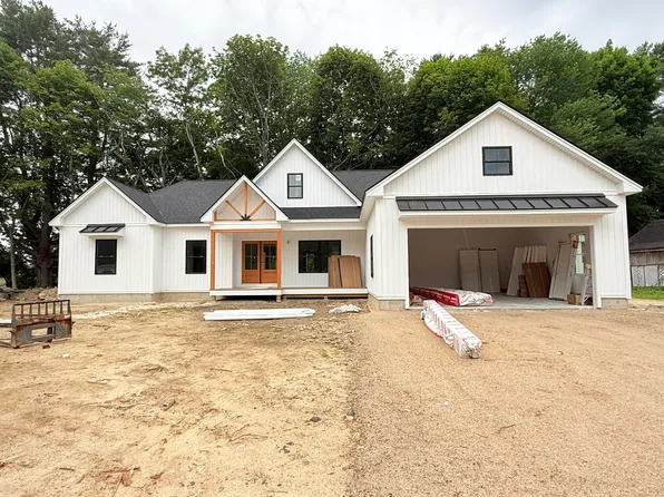 3 Walker Drive #101, Saco, ME 04072