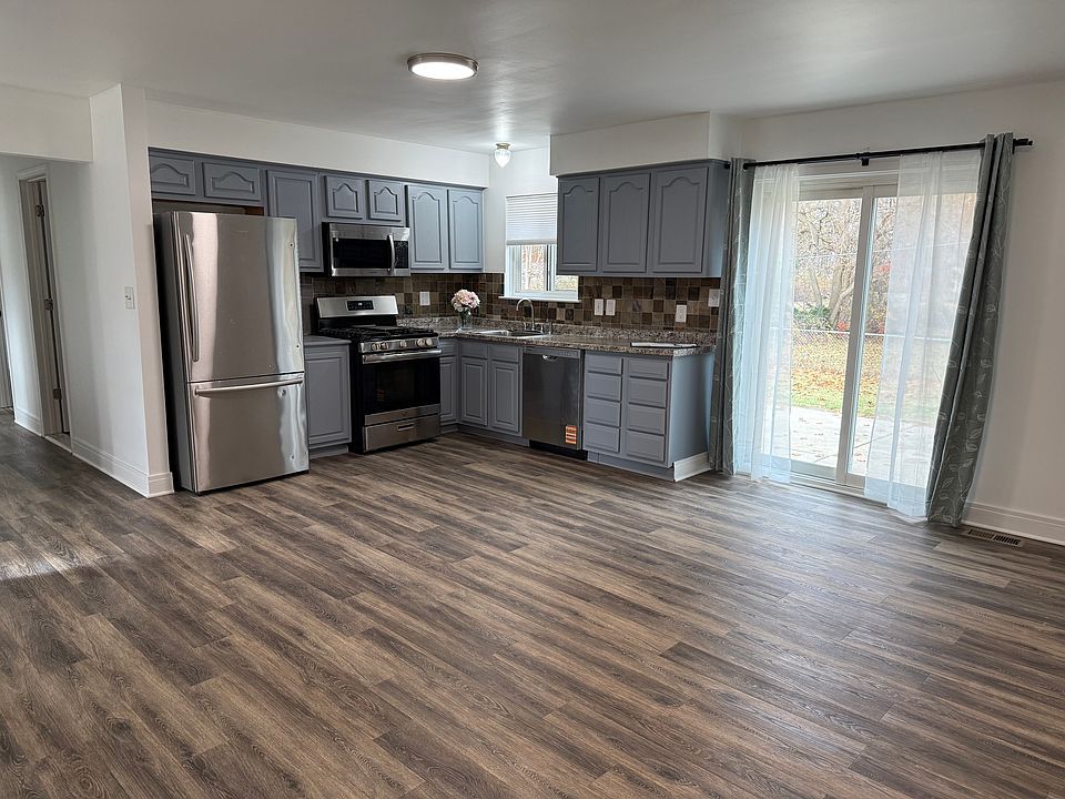 2nd image of 12757 De Cook Dr