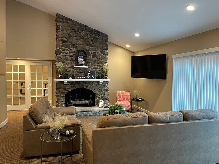 Brandywine Crossing Apartments — Photo 1