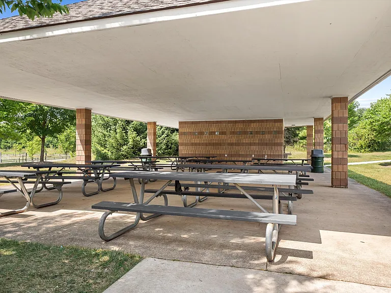 48894 Windfall Rd #1 — Photo 50