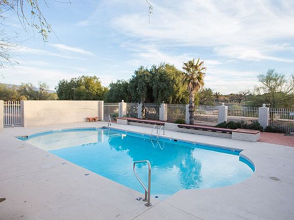 2nd image of 3201 N Riverbend Cir E