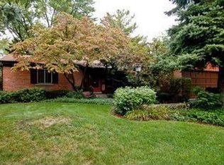 111 N Gibbons Ave, Arlington Heights, IL 60004