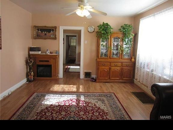 3rd image of 4883 Heidelberg Ave #4883