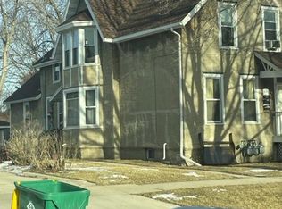 630 S Madison St, Green Bay, WI 54301