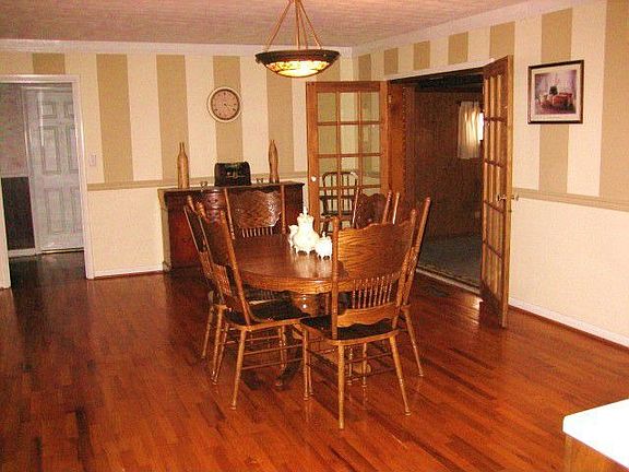 Spacious Dining Room
