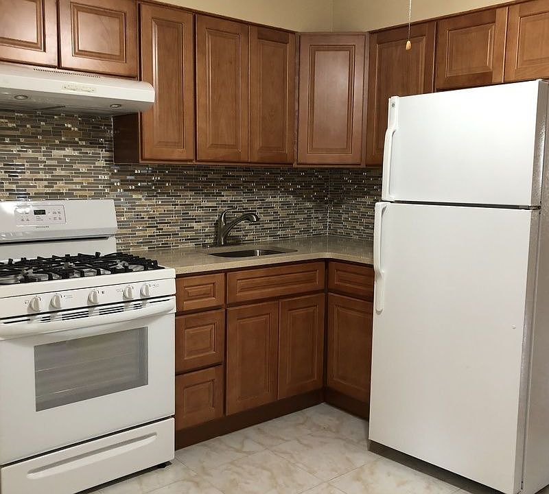 1st image of 2417 43rd St