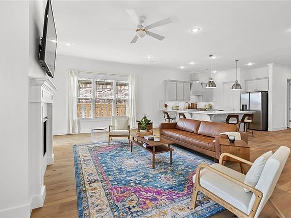 3rd image of 3503 SW Daybreak Blvd