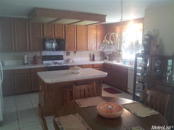 4th image of 8704 N Peacock Way
